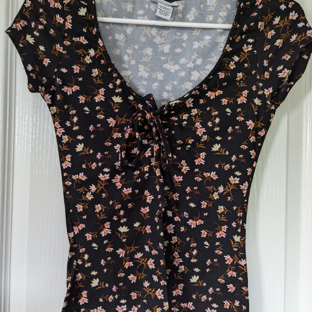 Rue 21 Tie Front Floral Black Top